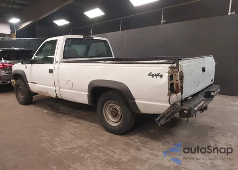 2000 GMC Sierra K2500 z USA, uszkodzony, nr VIN 1GTGK24F4YF496979